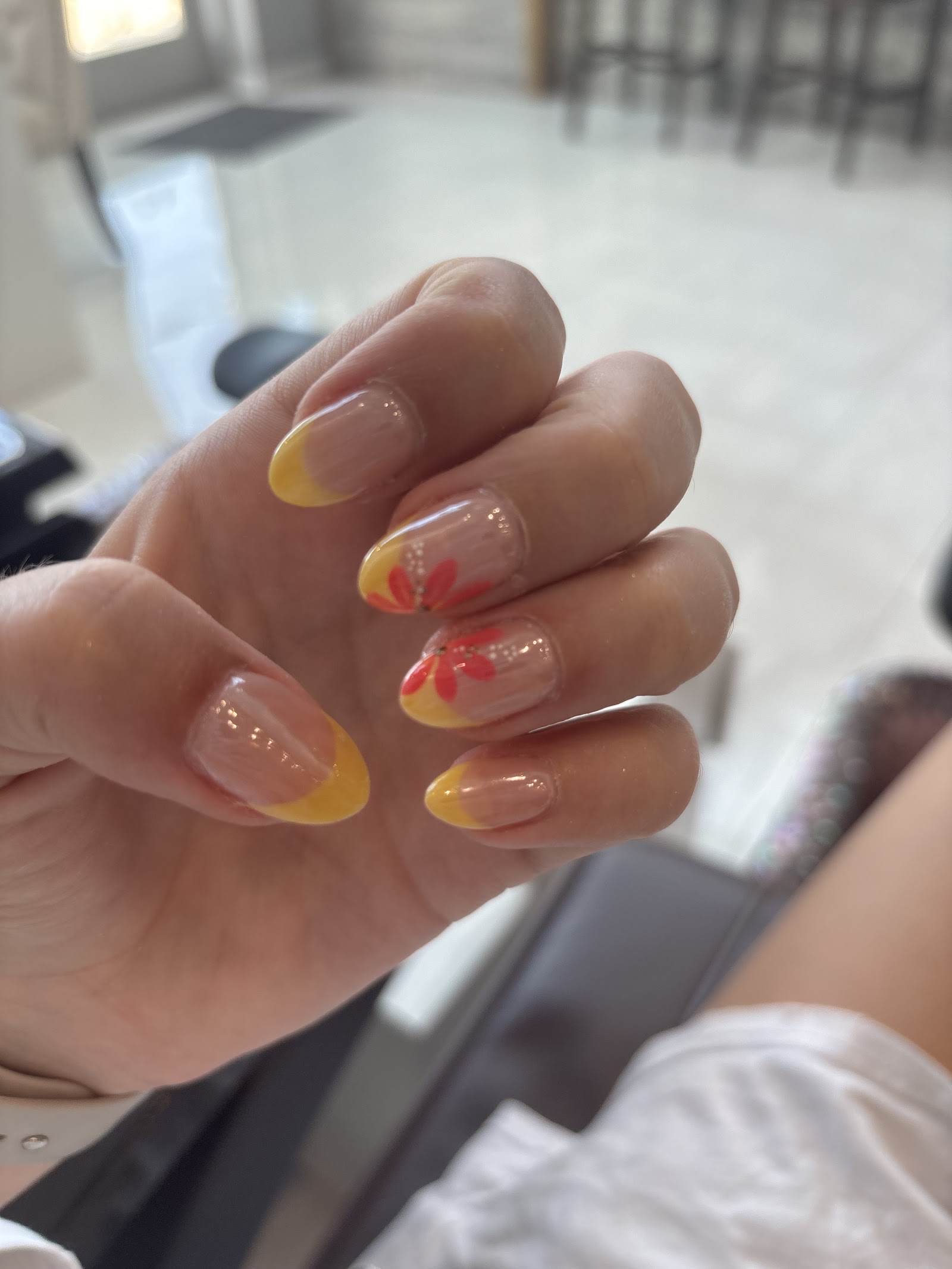 Tip Top Nails and Lash logo